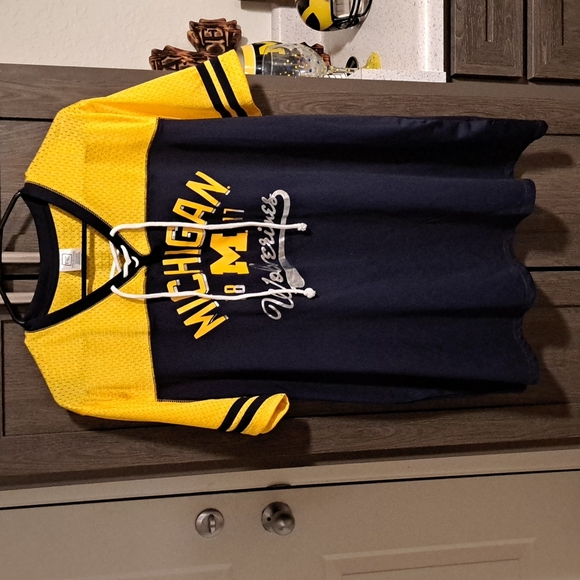 Tops - EUC Michigan Wolverines ladies top